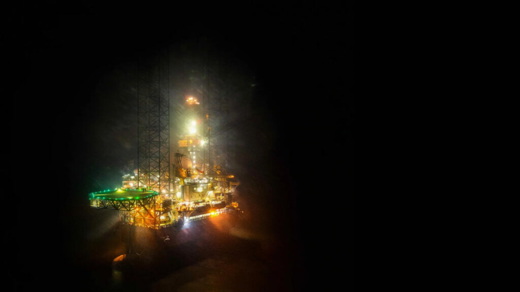 Solar Navigation Lights, Offshore Oil Platform Lighting Solutions