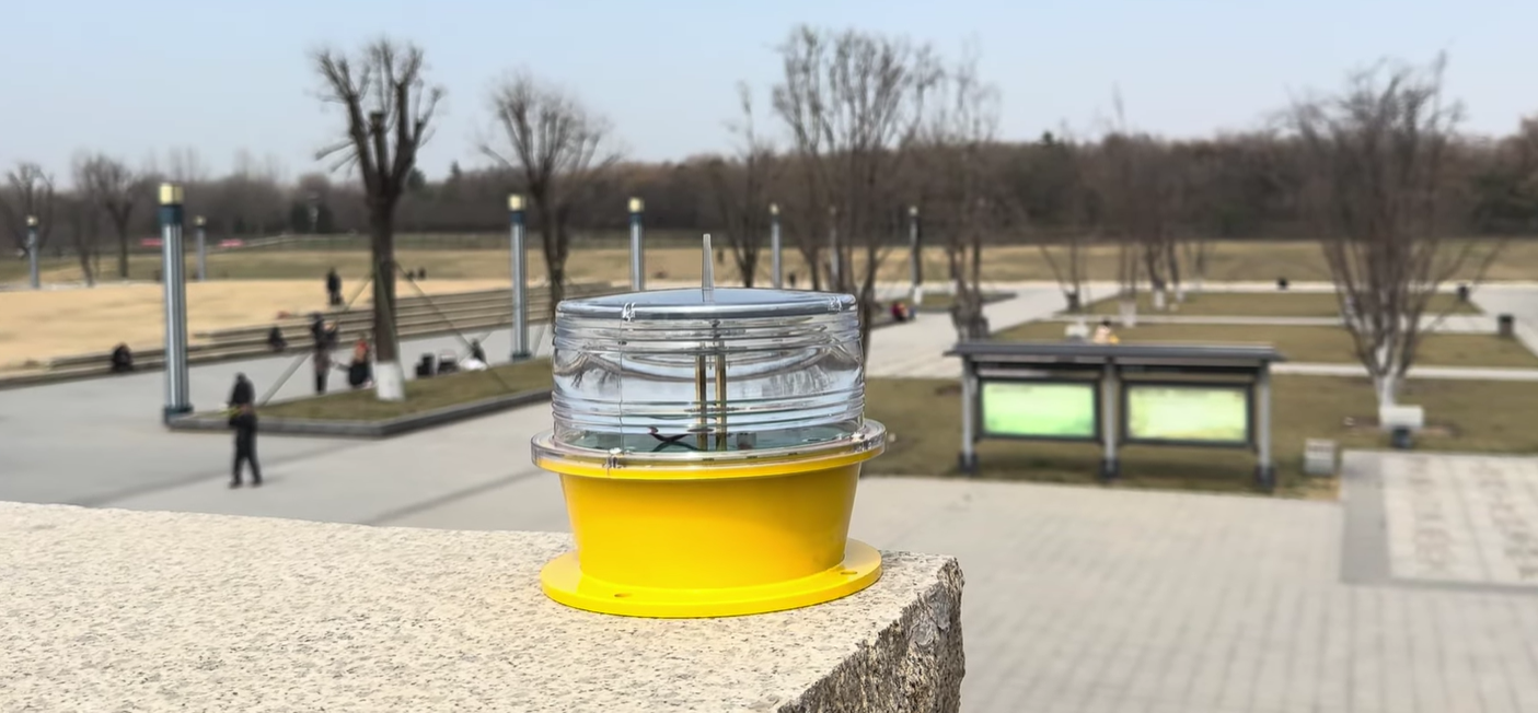 YFFY600 Solar Aircraft Warning Lights on Top YFFY Lights Solar Aircraft Warning Light Solar Warning Lights YFFY 600 Solar Warning Lights Aviation Obstruction Lights
