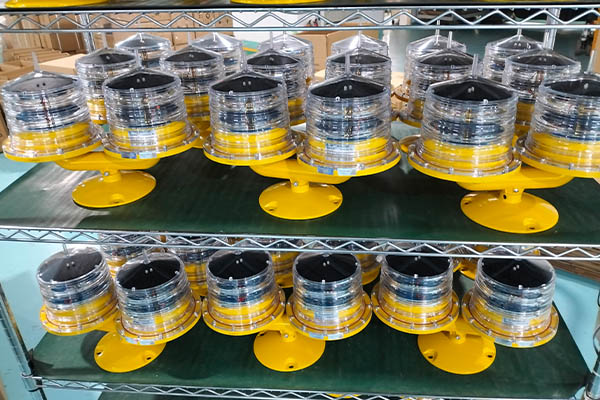 Dual Solar Aviation Obstacle Light YFFYLST YFFY Lights Dual Solar Aviation Obstacle Light YFFY LS T