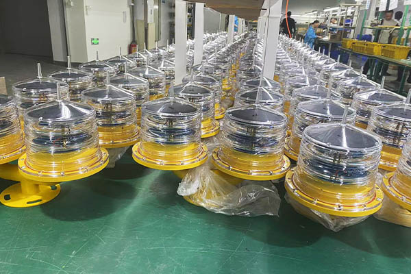 Dual solar aviation obstacle light YFFY Lights Dual solar aviation obstacle light