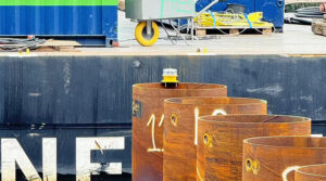 1NM Solar Warning Light for Ports & Docks