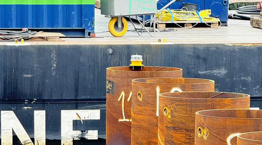 1NM Solar Warning Light for Ports & Docks