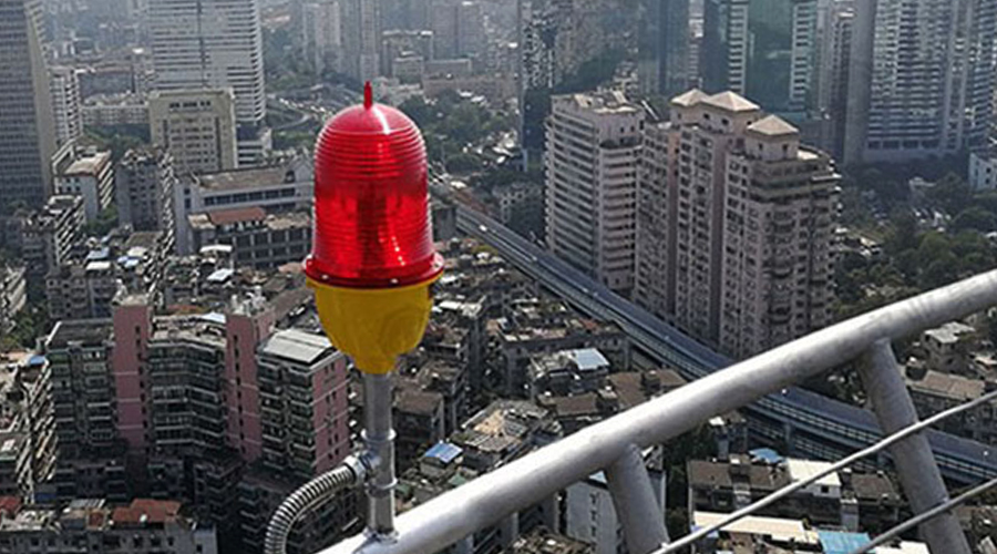 Aviation Obstruction Lights Performance on Rainy Days