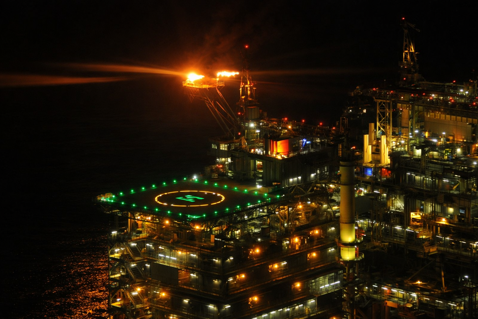 Offshore platform lighting systems