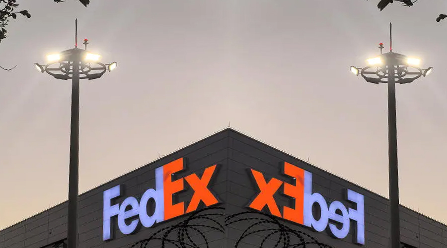 Low-intensity Obstacle Lights Installed in FedEx Logistics Park