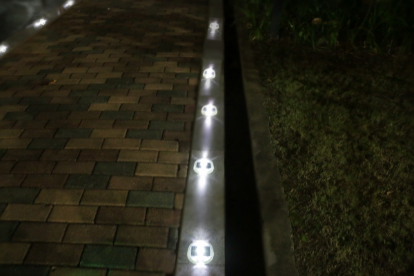 YFFYSRSP2 Embedded PC Solar Road Stud Solar Road Studs YFFY Lights YFFY SRSP2 Embedded PC Solar Road Stud Solar Road Studs