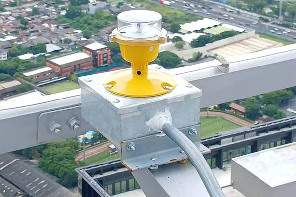 Low intensity Type C Aviation Obstruction Light YFFY LC 01 L