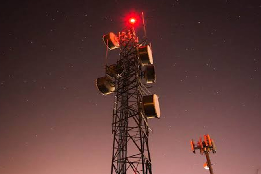 Avation Obstruction Lights for GSM 3G 4G 5G Base Station Towers​