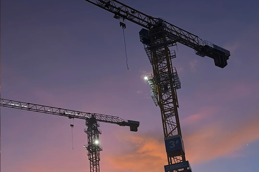 solar crane warning light