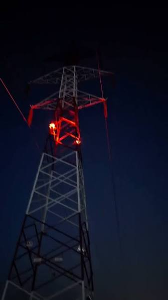 Aviation Obstruction Lights on Towers YFFY Lights Aviation Obstruction LightsTransmission Tower Obstruction Lights